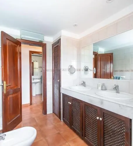 Rustica -heated Pool & Garden Near The Villa Corralejo