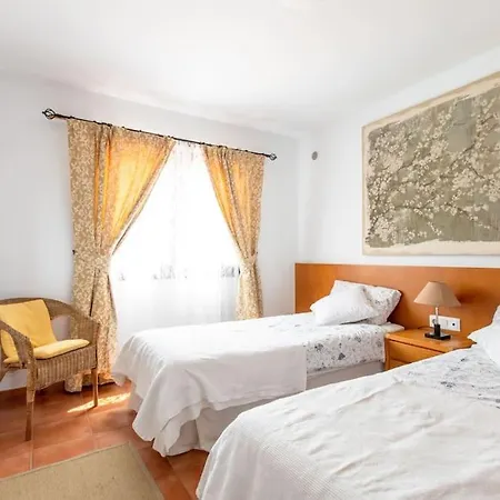 Vila Rustica -heated Pool & Garden Near The