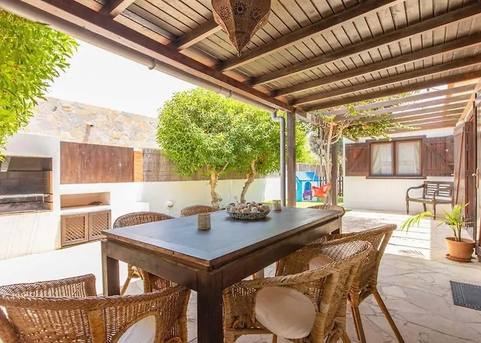 Rustica -heated Pool & Garden Near The كوراليهو