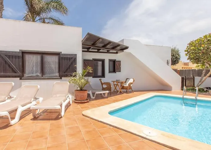 Rustica -heated Pool & Garden Near The فيلة