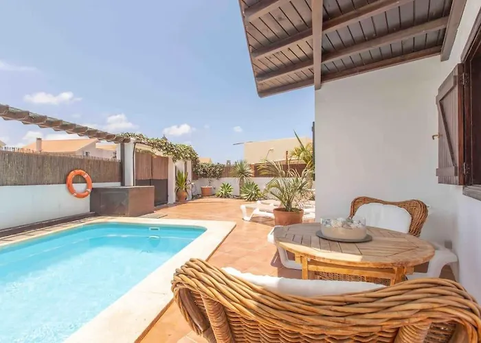 Rustica -heated Pool & Garden Near The فيلة *